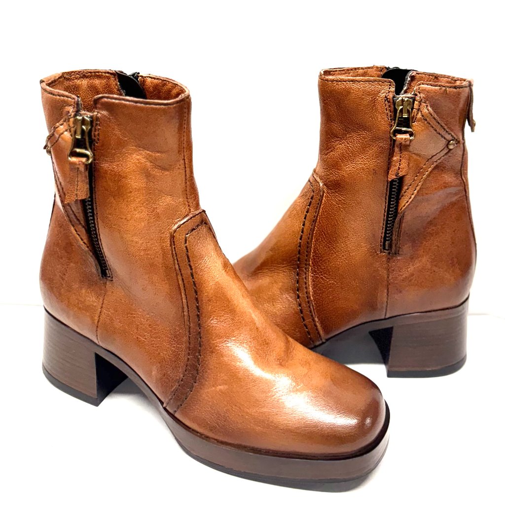 Miz Mooz Soft Leather Boots Side Zip Saddle 37eu / 7us New Z-126
